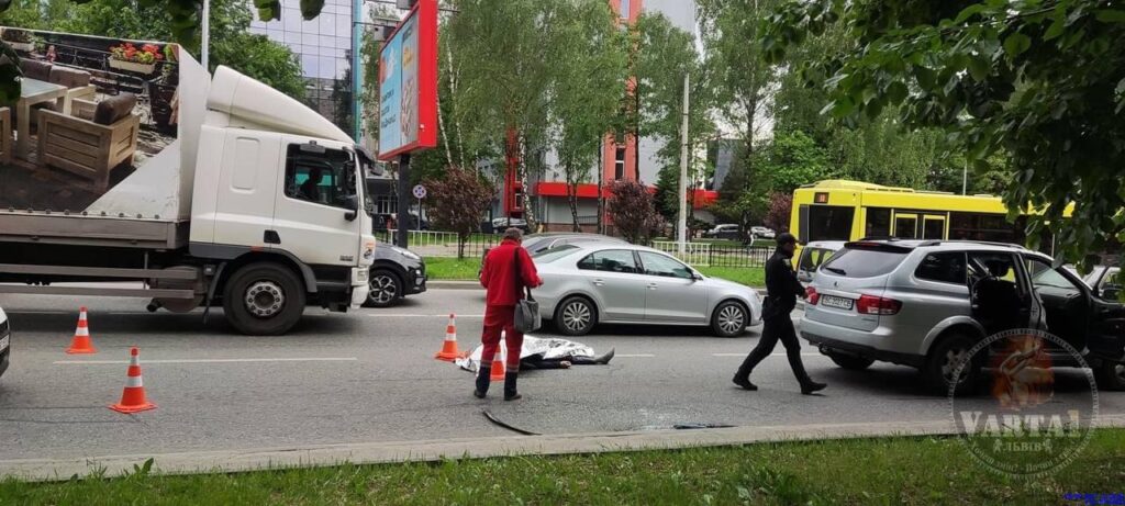 Житель Львова умер прямо за рулем автомобиля (ФОТО)
