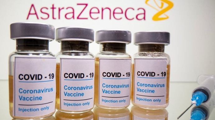 Украина получила вакцину AstraZeneca: кого будут прививать