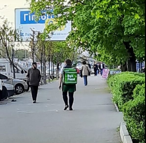 В Киеве «курьер» выманивал у прохожих деньги