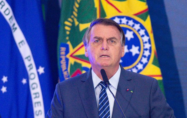 Президент Бразилии назвал коронавирус частью масштабной войны