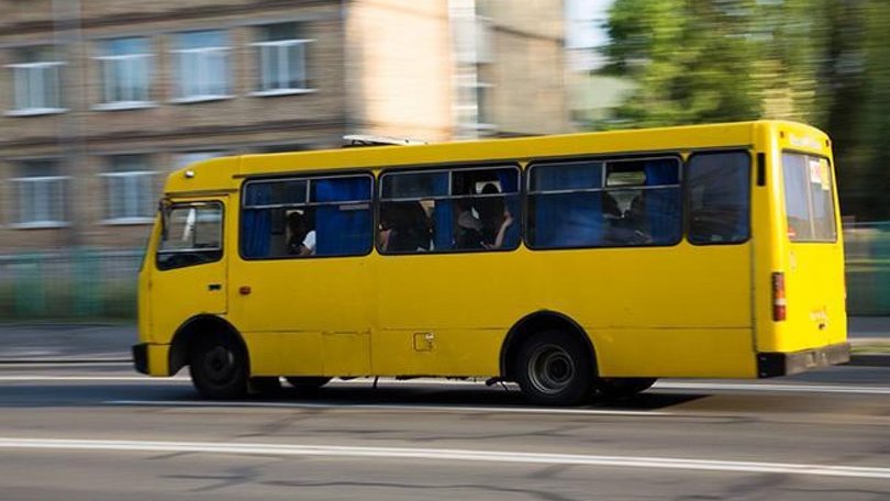 В Мелитополе женщина выпала из переполненной маршрутки