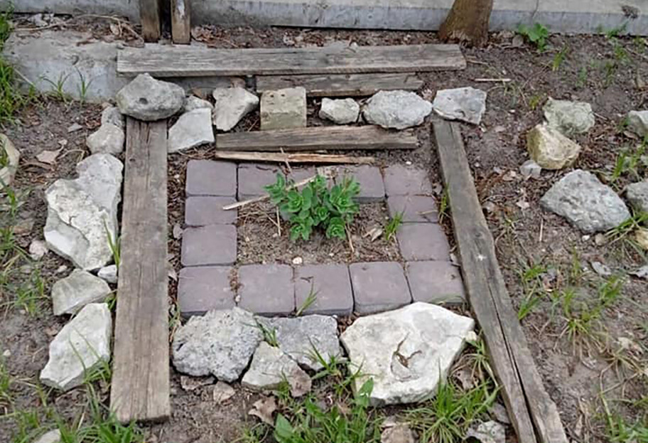 В Киеве на Позняках ликвидируют кладбище домашних животных