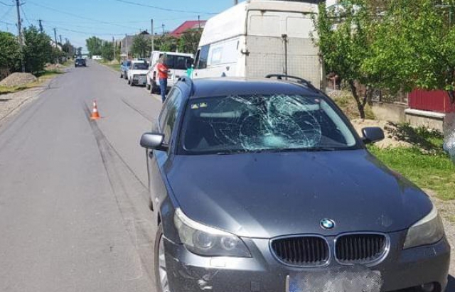 На Закарпатье водитель BMW насмерть сбил велосипедистку