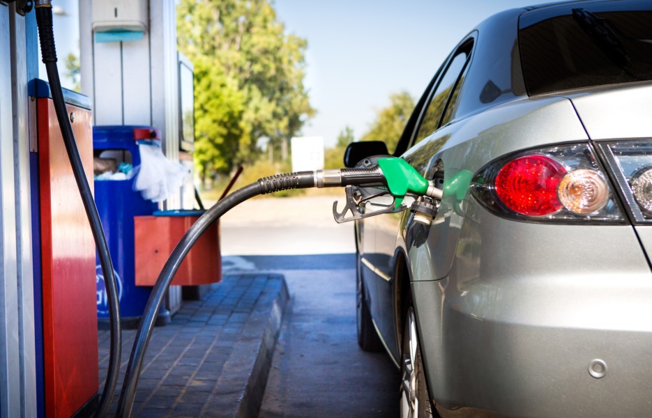 Украинские АЗС скорректировали цены на бензин и дизельное топливо
