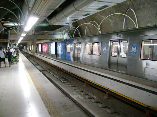 В метро в Рио-де-Жанейро погибли 25 человек