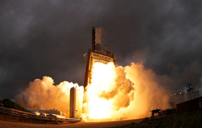 Компания SpaceX вывела на орбиту новую партию спутников
