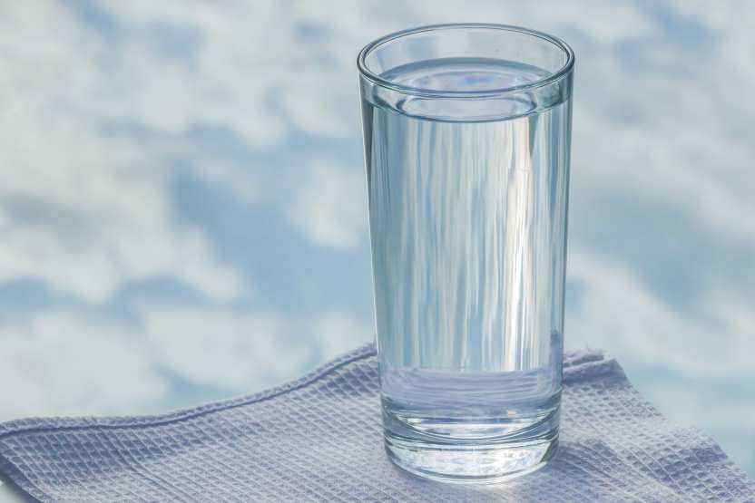 Медик развеяла миф о регулярном потреблении воды