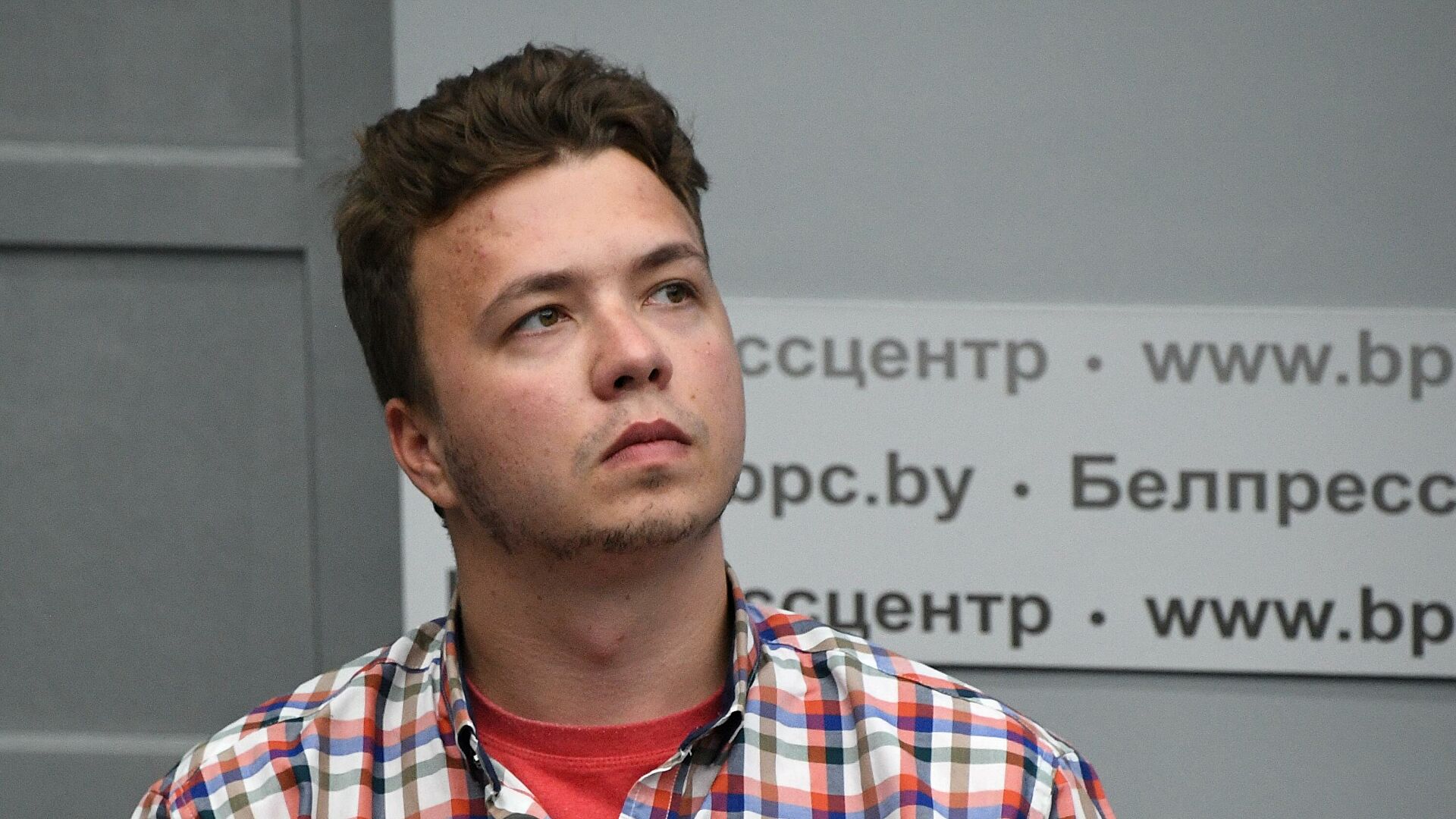 Протасевича с девушкой перевели под домашний арест