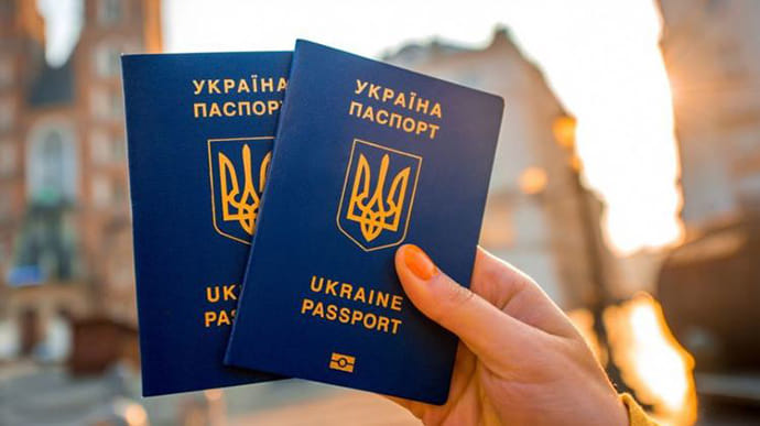 Рада намерена упростить оформление паспортов для переселенцев