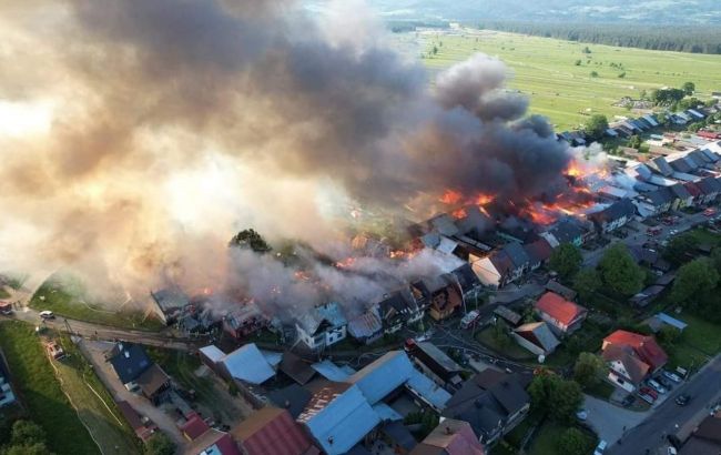 В Польше произошел масштабный пожар в селе, есть пострадавшие (ФОТО, ВИДЕО)