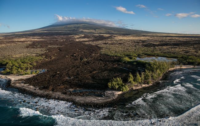 Под одним из крупнейших вулканов в мире накапливается магма (ФОТО)