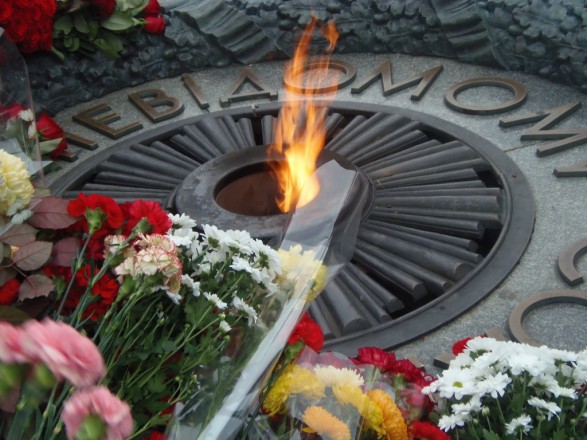День скорби и чествования памяти жертв войны: 80 лет назад в Украину пришла Война