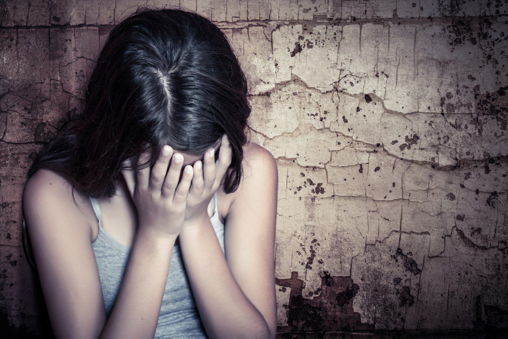 Житель Киевщины насиловал малолетних сестер с согласия отца
