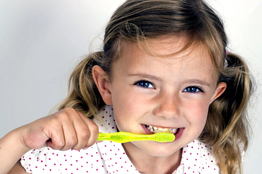 Стоматолог рассказал, почему не стоит чистить зубы после еды