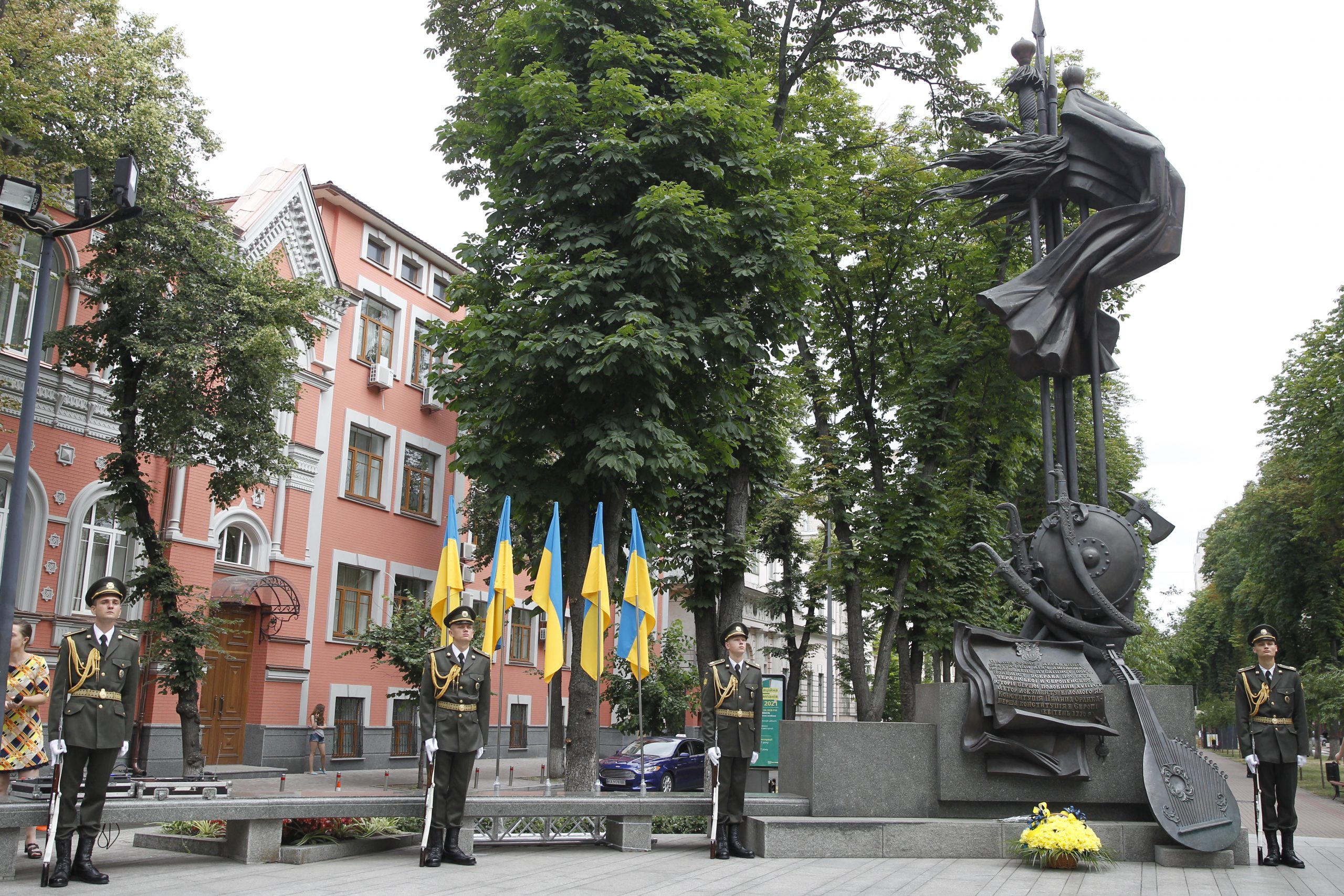 В Киеве возложили цветы автору первой в Украине Конституции