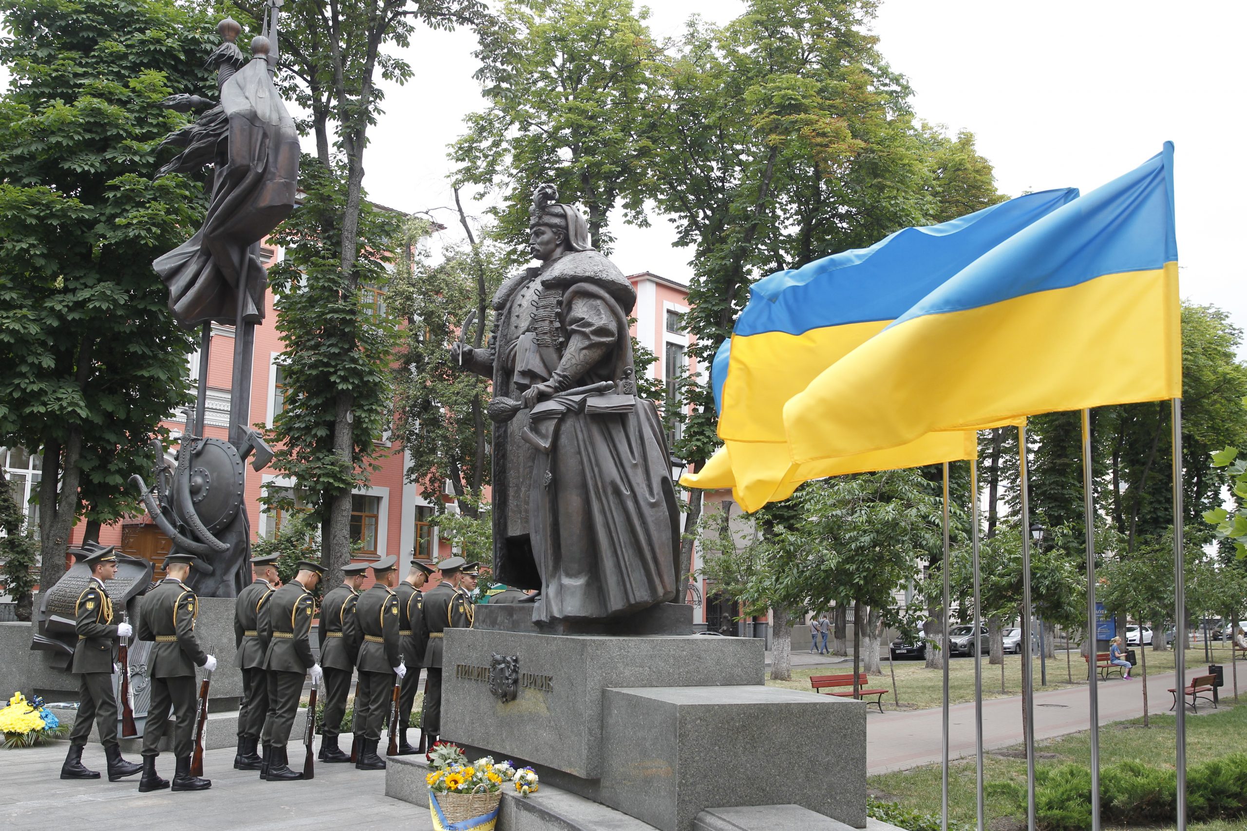 В Киеве возложили цветы автору первой в Украине Конституции