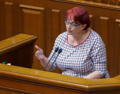 Нардеп Третьякова оскандалилась в ответе на вопрос про зарплаты