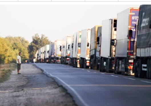 Власти Киева ограничат въезд грузовиков в столицу