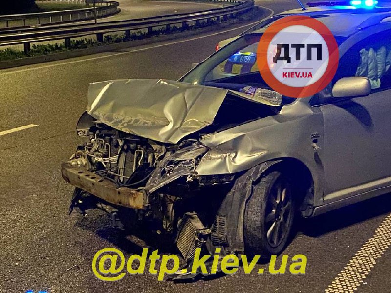 В Киеве водитель попал в ДТП по дороге в больницу (ФОТО)