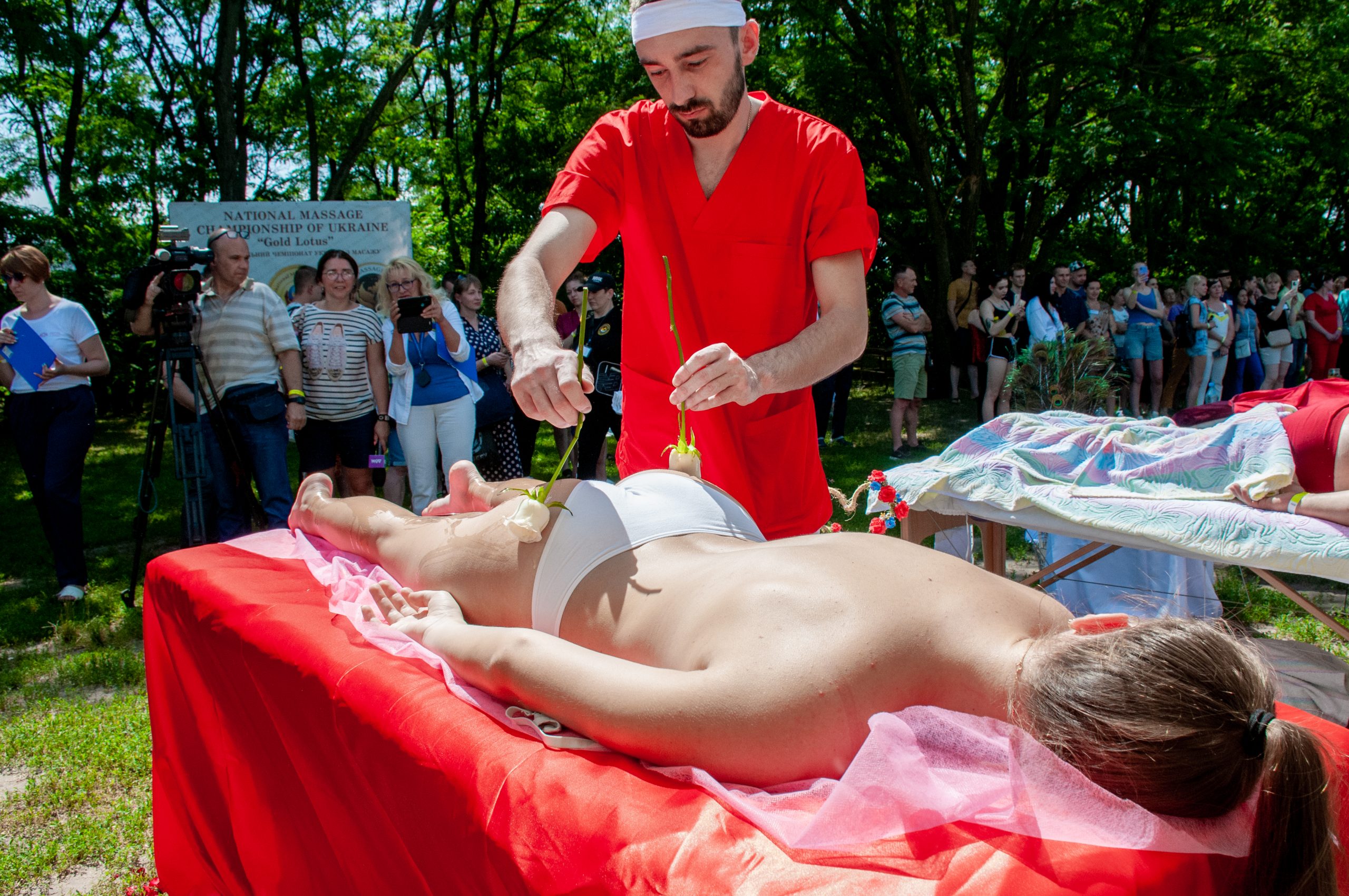 В Харькове прошли самые массовые соревнования по массажу