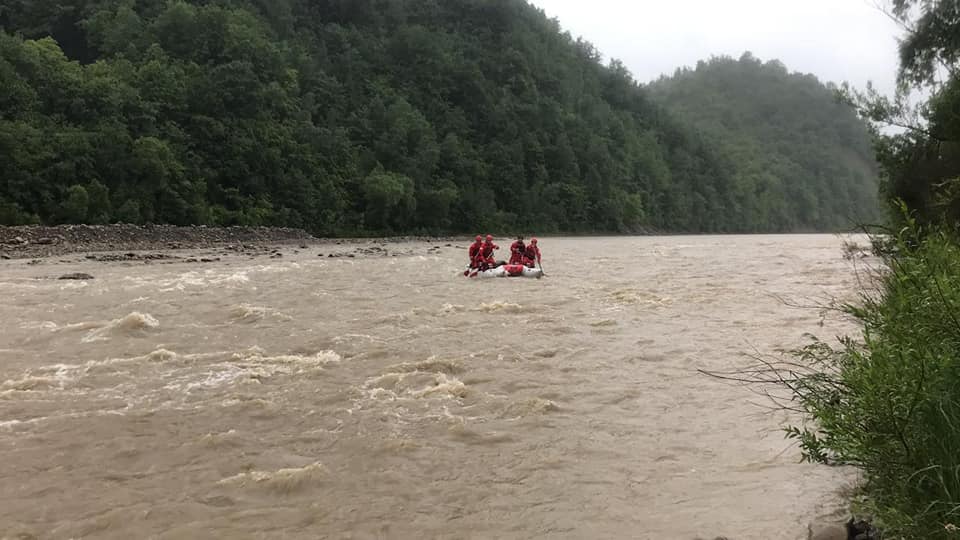 На Прикарпатье нашли тело мальчика, которого унесла река (ФОТО)