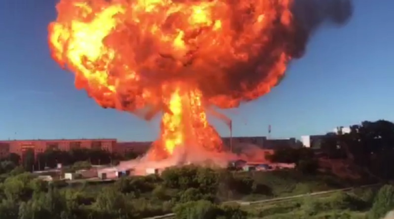 Появились подробности мощного взрыва на АЗС в Новосибирске