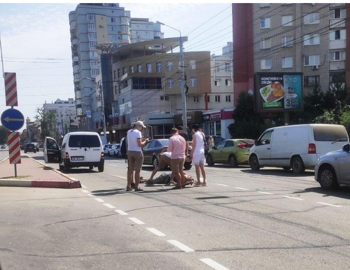 В Виннице пешеход потерял сознание прямо на дороге (ФОТО, ВИДЕО)