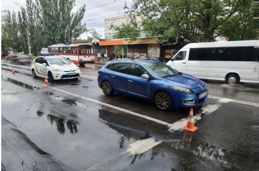 На проспекте в Николаеве столкнулись Daewoo и Renault