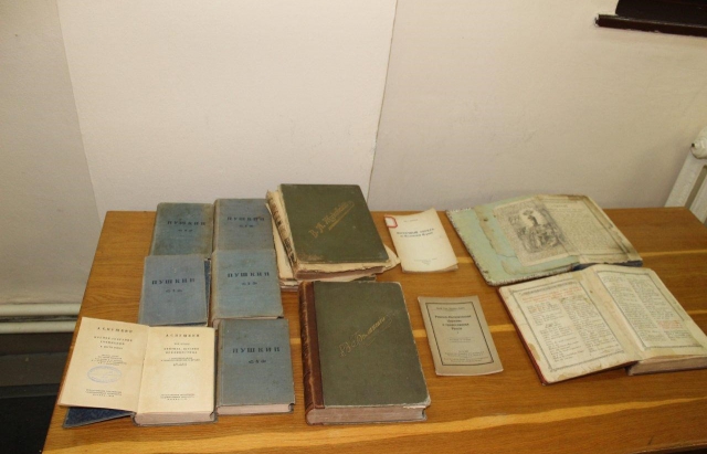 На Закарпатье пограничники предотвратили вывоз старинных книг (ФОТО) 