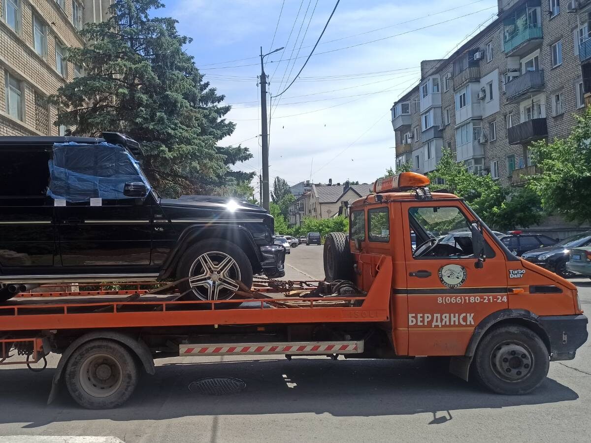 В Бердянске на железной дороге нашли брошенный «Гелендваген» (ФОТО): читать  на Golos.ua