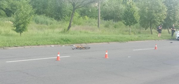 В Кривом Роге маршрутка сбила велосипедиста (ФОТО)