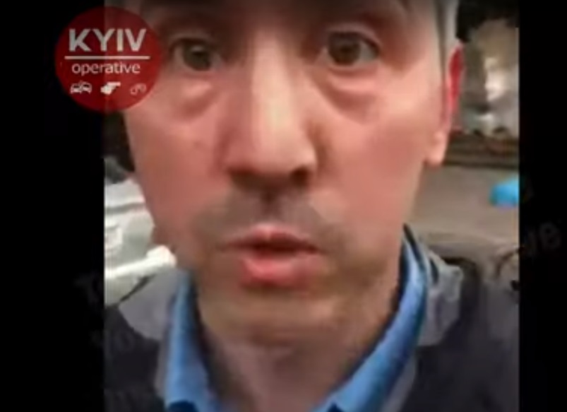 В Киеве таксист использовал газовый баллончик против женщины с ребенком (ФОТО, ВИДЕО)