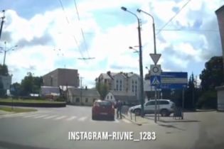 В Ровно водитель сбил пешехода и даже не остановился