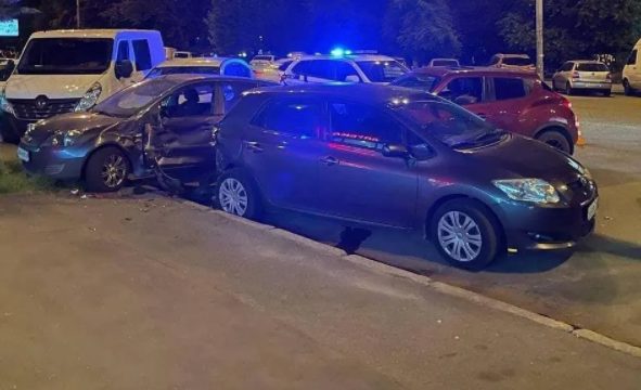 В Соломенском районе Киева произошло ДТП при участии четырех авто (ФОТО)