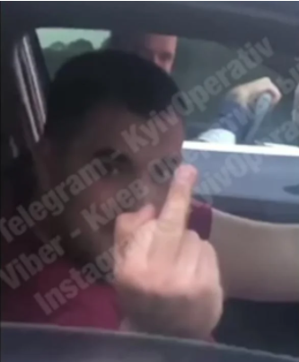 Водитель такси спровоцировал конфликт на дороге в Киеве