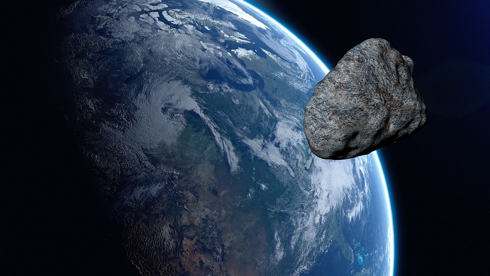В сторону Земли летит громадный астероид