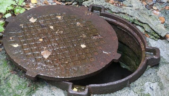 В Луганской области мужчина обнаружил трупы родственников в канализации