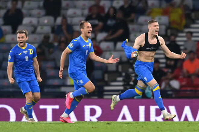 Футболисты сборной устроили танцы в раздевалке после победы над Швецией (ВИДЕО)