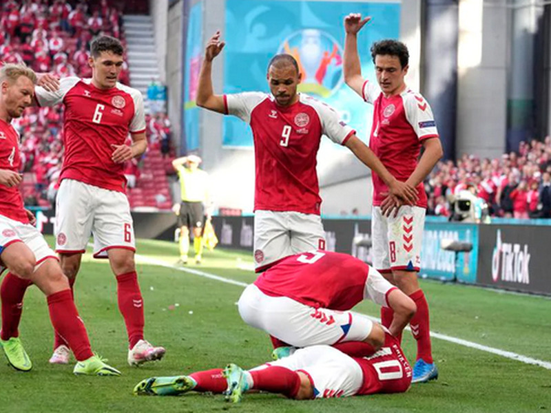 Евро-2020: во время матча у лидера сборной Дании остановилось сердце