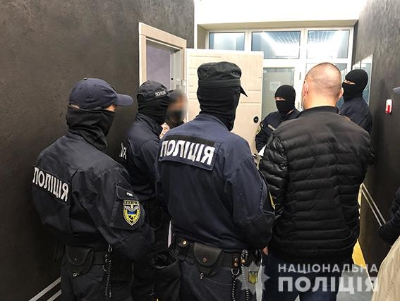 В Николаеве полиция разоблачила мошеннический call-центр (ФОТО, ВИДЕО)