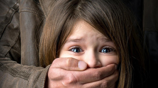 На Хмельниччине педофил изнасиловал 12-летнюю девочку