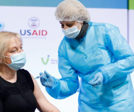 Стало известно, где и когда в Украине будут работать центры вакцинации