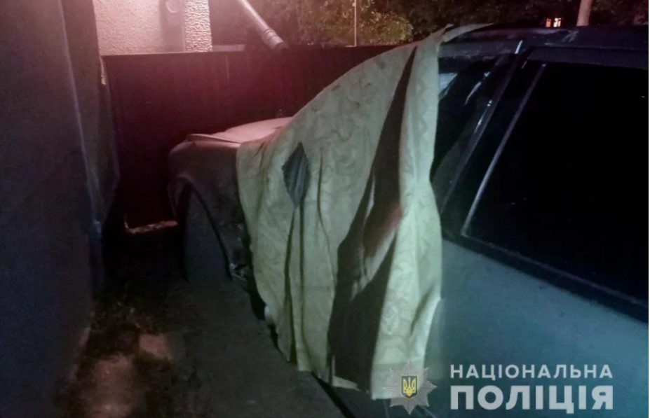В Черновицкой области Mercedes сбил мотоциклиста: водитель сбежал (ФОТО)