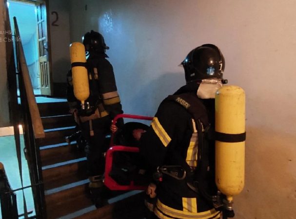 Девятиэтажное общежитие горело в Ивано-Франковске (ФОТО)
