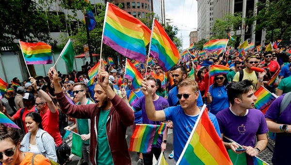 В Латвии в день ВДВ пройдет ЛГБТ-парад