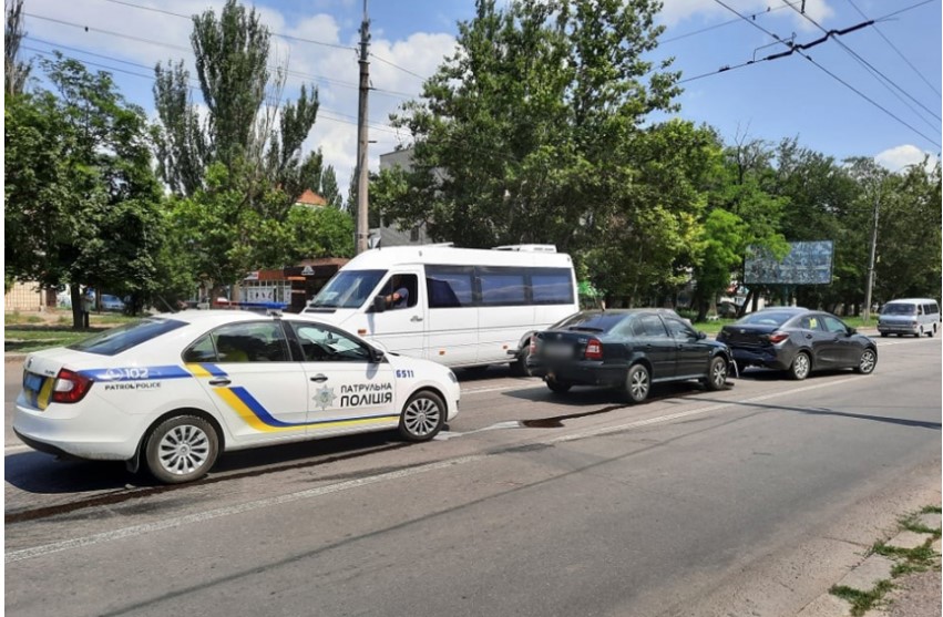 Toyota, Skoda и «Славута»: в Николаеве произошло тройное ДТП