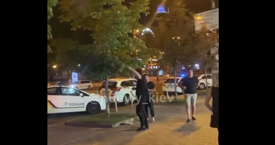 Ночью в центре Киеве произошла поножовщина: двое пострадавших (ВИДЕО)