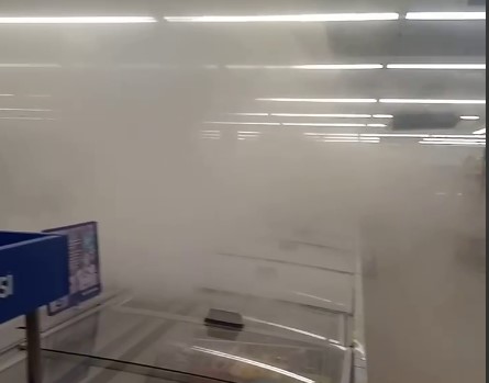 В Харькове произошло задымление в супермаркете (ФОТО, ВИДЕО)