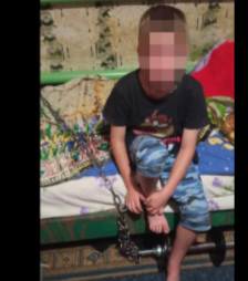 В Кривом Роге 7-летнего мальчика посадили на цепь (ФОТО)