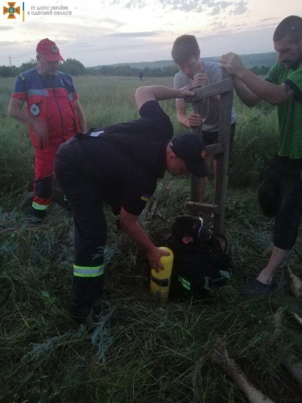 В Одесской области в колодце с мусором нашли трупы отца и ребенка (ФОТО)